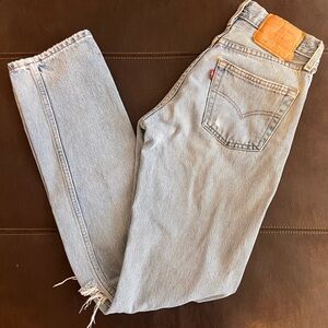 Size 27x34 Levi Jeans